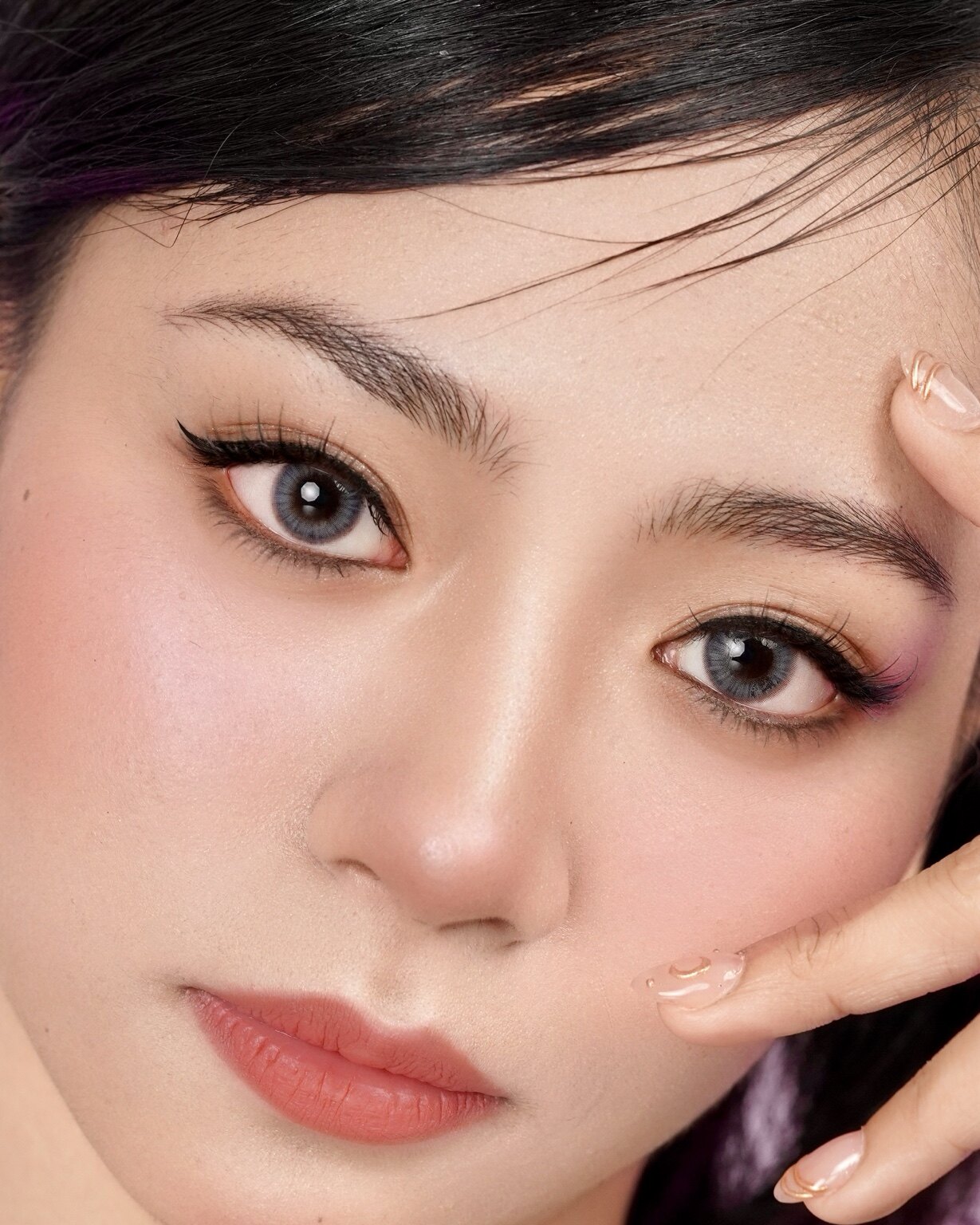 Beauty portrait with natural brows and soft lip color